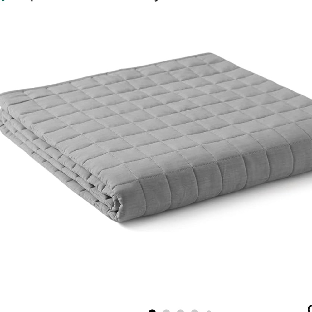 Quilted Weighted BLANKET in gray. 36” x 48”. 3 lbs. New!
